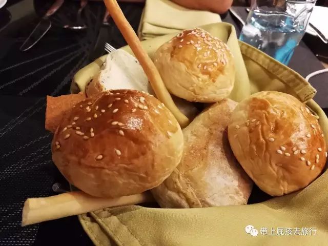 500不到全家住原佘山艾美，居然！周末元旦春节还是不加价