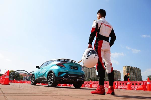 c-hr挑战活动,c-hr越野视频