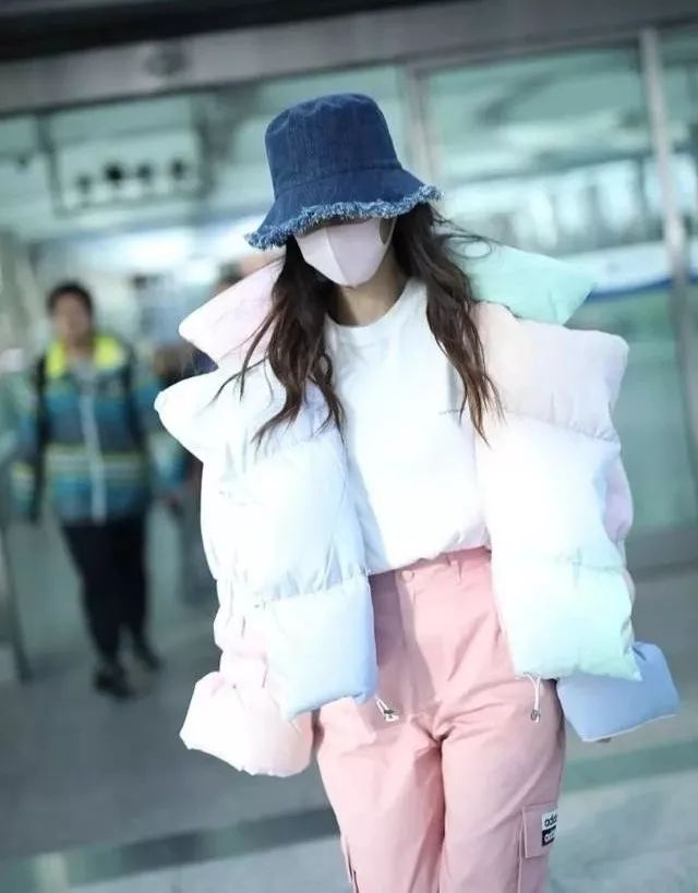 羽绒服4种穿搭技巧男,4种穿法红色大码羽绒服