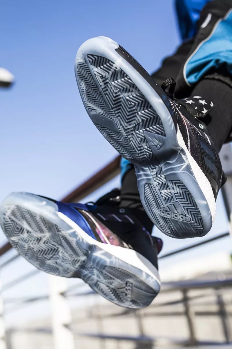 无数人心中的「顶级缓震」！传奇战靴良心升级！别怪我没提醒你