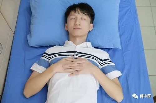 指尖发麻有针刺感看什么科室,左手拇指食指发麻针灸怎么治疗