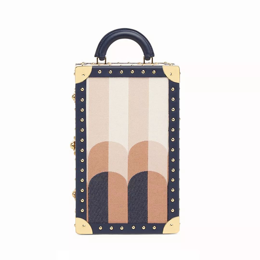 阿娇微博晒钻戒,阿娇晒出超大钻戒照