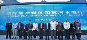 跟着习*平近**总书记脚步，境外媒体团黄河水电行：清洁能源占比达93%的公司是怎么炼成的