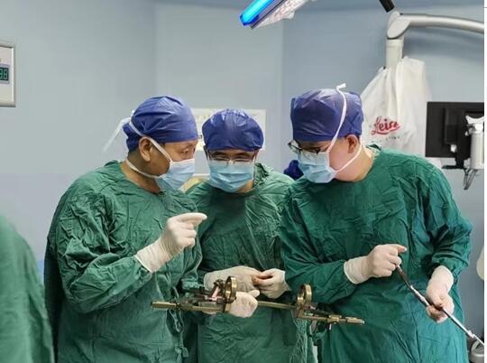 湖南小伙身体频繁出现“过电”感，医生巧用“电刺激”来治疗