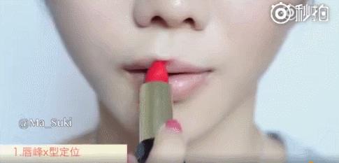 宋妍霏、泫雅破次元壁同框！原来plmm都是这样涂唇膏的