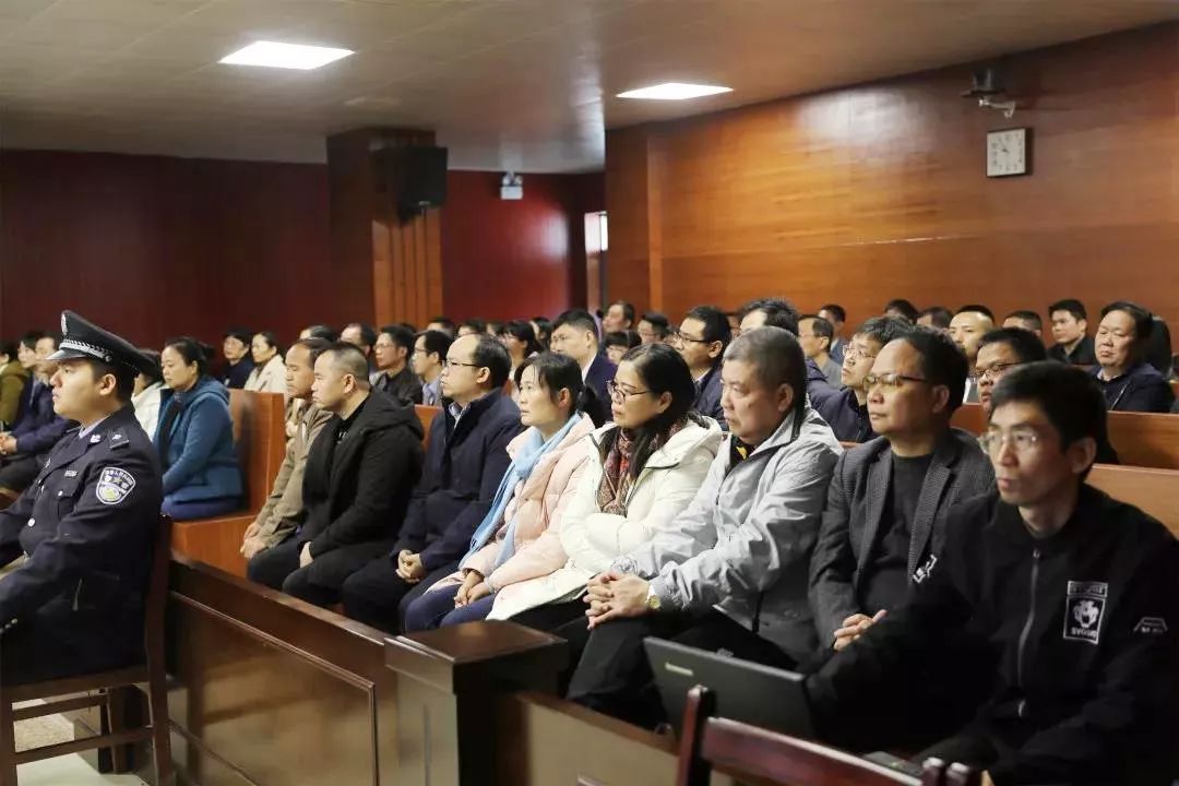 广西水电厅郑建林,广西郑建林受贿案庭审