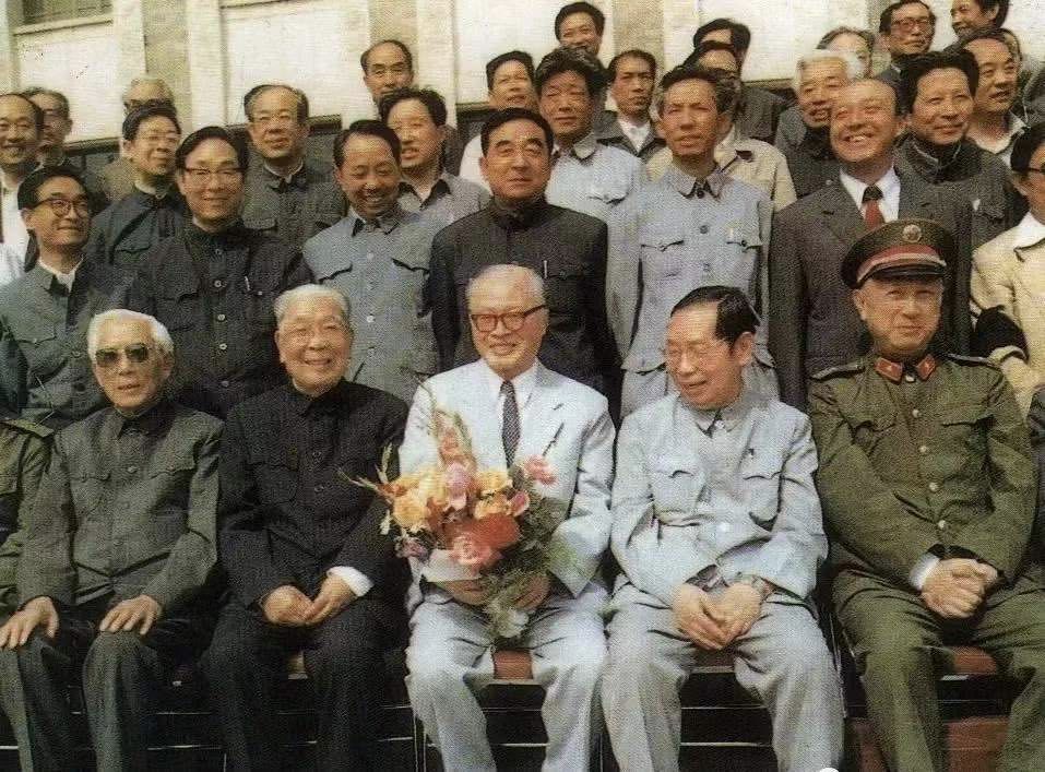 两弹元勋邓稼先隐姓埋名十几载,默默无闻的两弹元勋