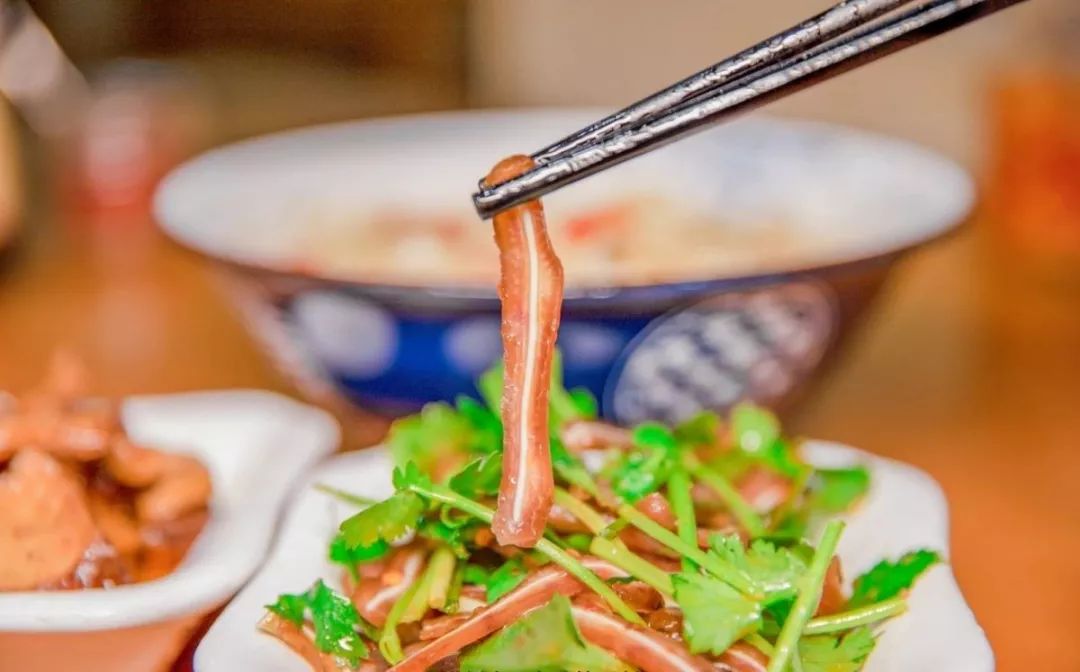 明德中学校园,明德学校美食