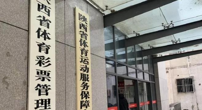 彩票中了一千多万怎么用最合理 (彩票买几注能中8千万)