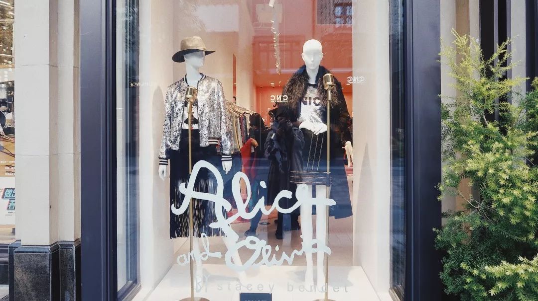 逛OUTLETS有多疗愈|我后悔现在才知道...