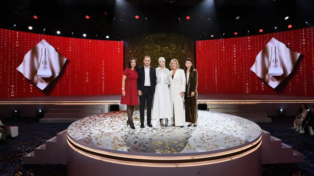 范丞丞同款运动鞋和王菲的“一见钟情”能否让你动心？