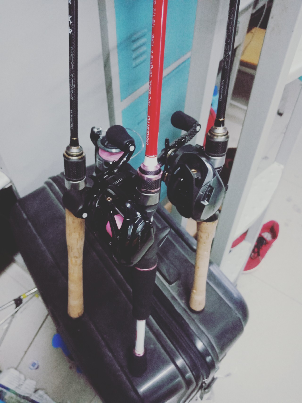 打中了第一尾白条后，我家人怀疑我在吸毒