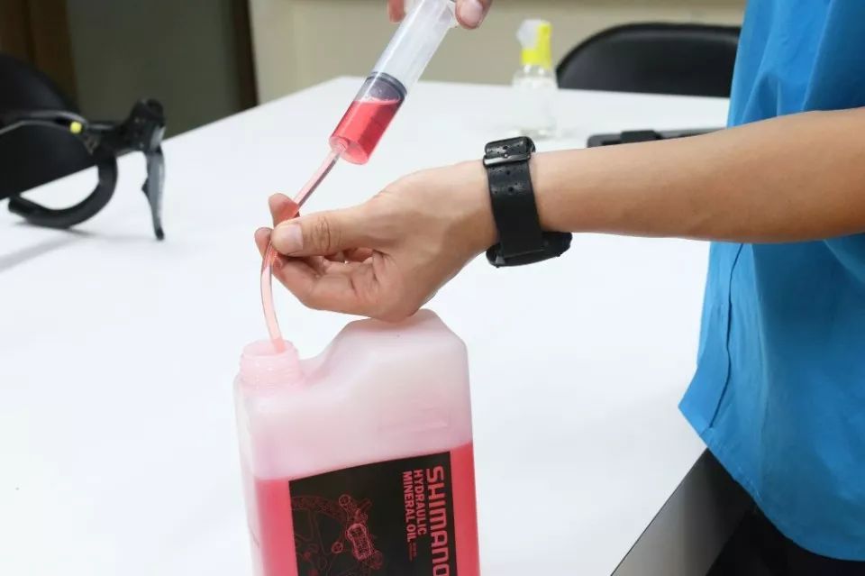 维修油压碟刹大概多少钱,油压碟刹怎么自己换油