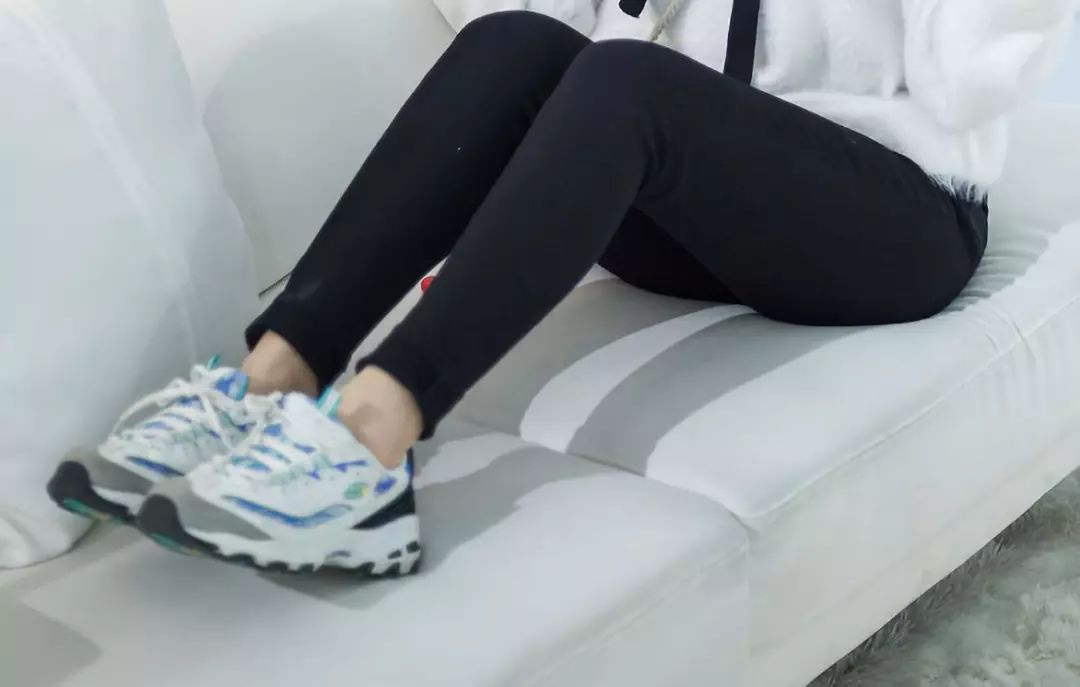 穿衣小技巧冬天这样穿很显腿长,冬天穿什么腿不冷还轻松不显臃肿