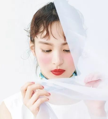 宣美、irene什么情况？换了腮红的她们怎么变样了