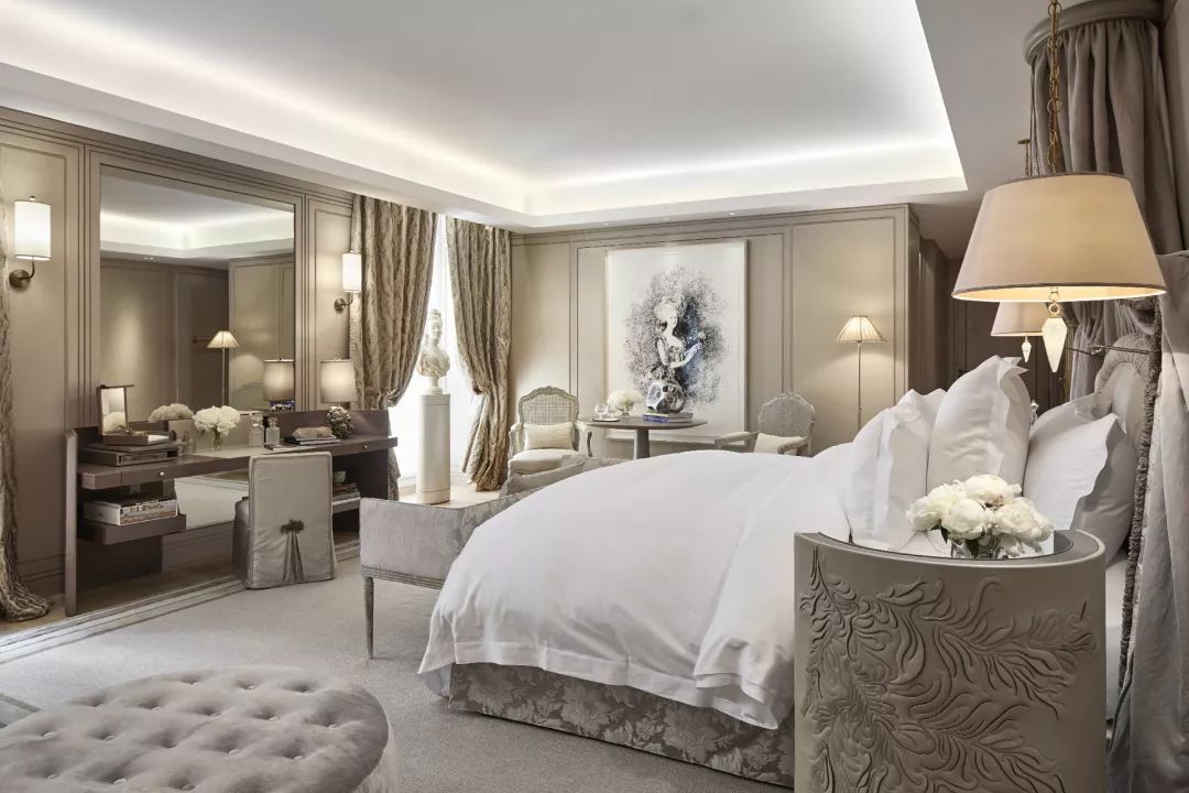 住了个RMB12,000一晚的宫殿酒店|我把能偷的都偷回家了