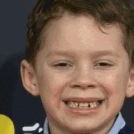 冒充易烊千玺骗小学生钱故事,4名男子冒充易烊千玺被骗