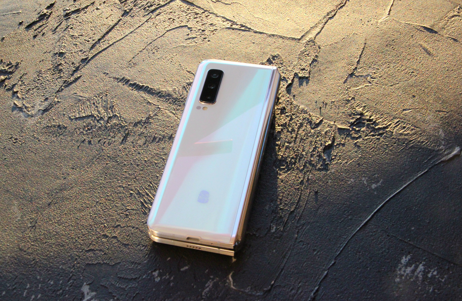 三星折叠屏w23flip5g版,心系天下三星w205g折叠屏手机