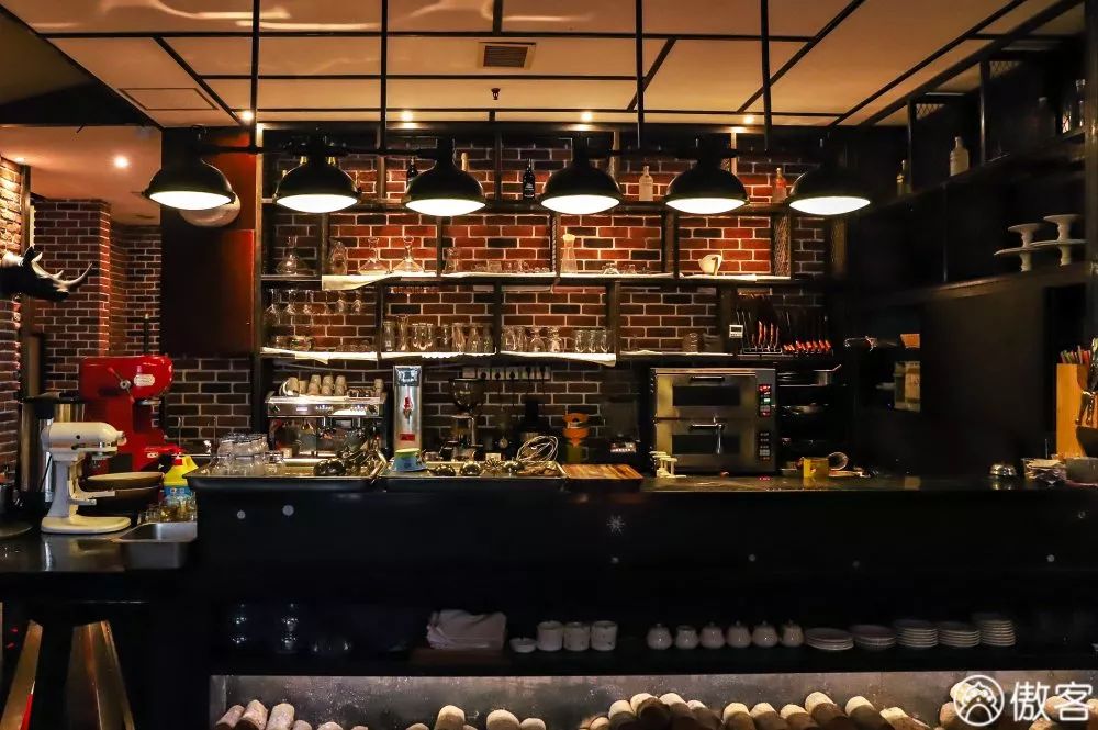 一周了，我还在想着他家的牛排芋酥杏片面包……