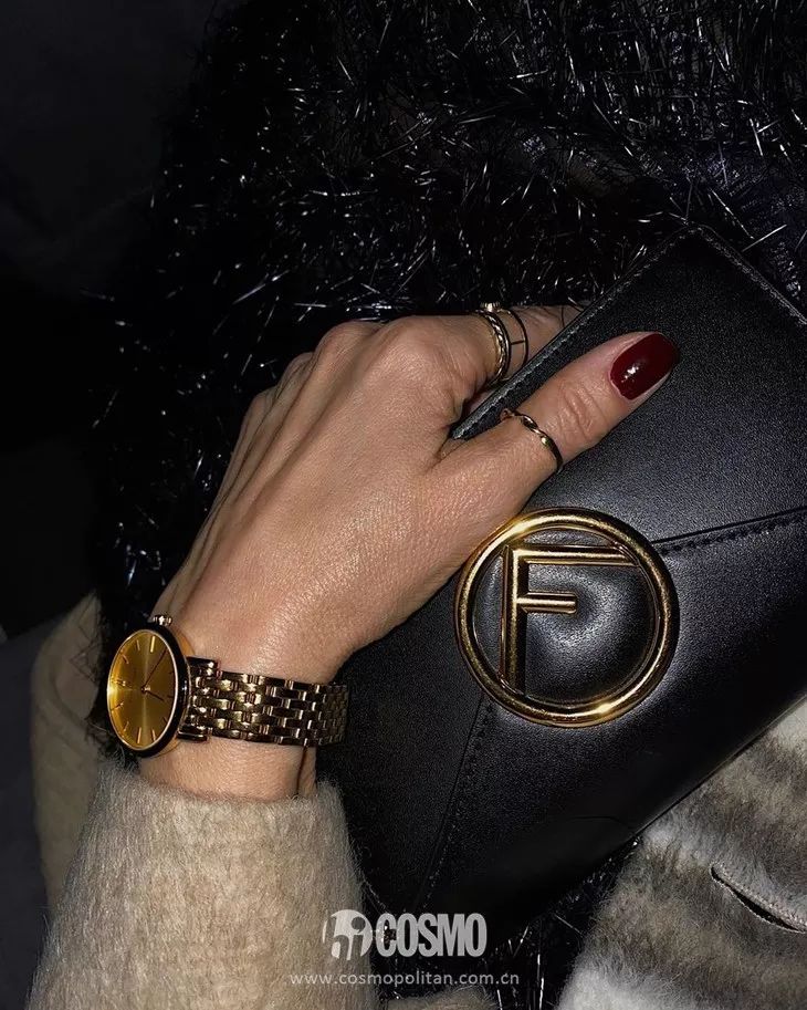 时髦办｜圣经欧尼又营业了，好看不贵的大金表新年来一块