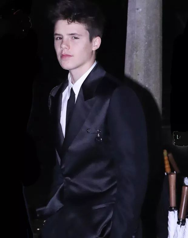 小贝二儿子罗密欧和贝嫂,小贝二儿子罗密欧球技