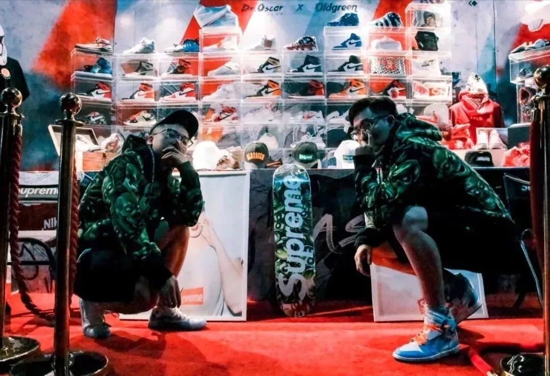 云南昆明潮鞋,穿着80多万鞋子的学生