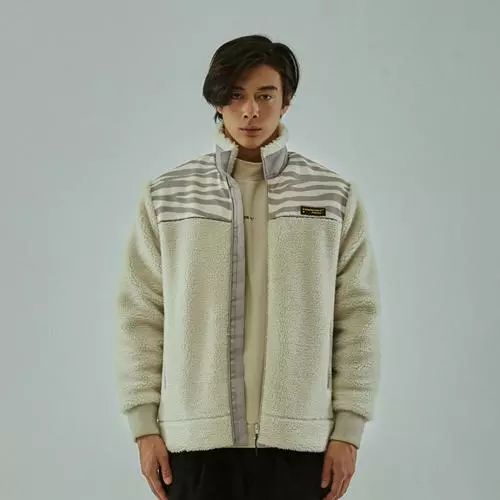 今天是秋冬服饰专场！长裤、帽衫、夹克都是秒杀价