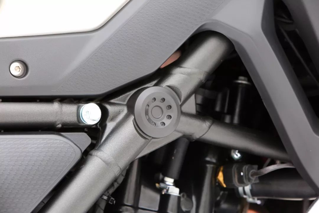 无极650gs拉力车,呆子隆鑫无极650拉力评测