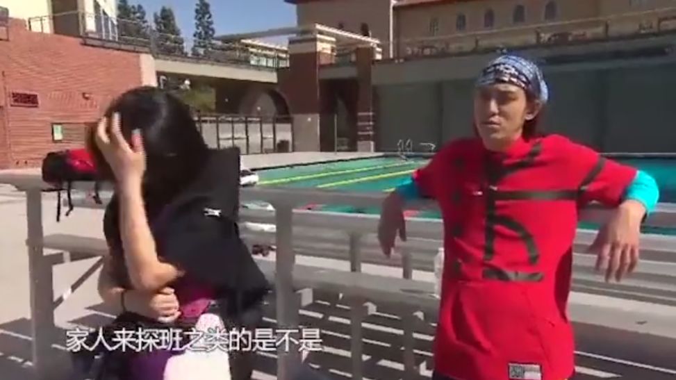 连续8年蝉联全球最美100人,35岁性感*物尤**凭美胸翻红,网友:我就是馋她身子