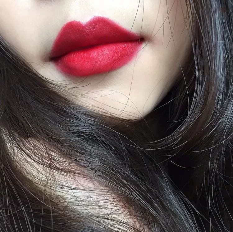 mac又纯又欲口红色号,mac粉嫩的口红色号