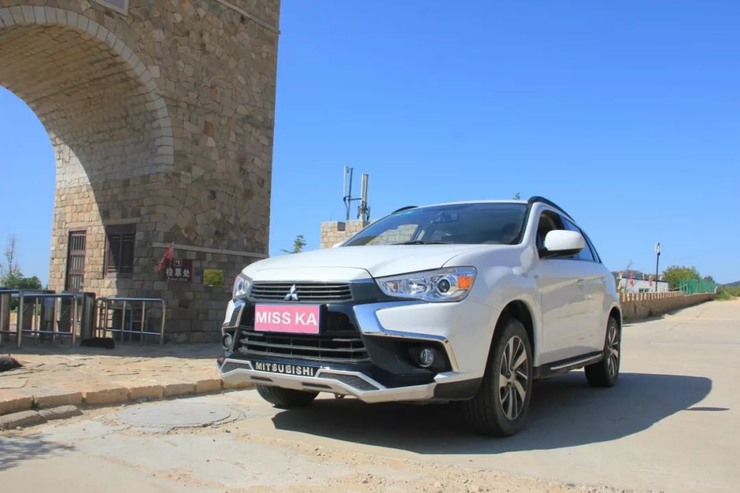 车主买了三菱劲炫，表示物有所值！操控良好的手动挡，外观前卫有格调，内饰被吐槽都不是大事儿