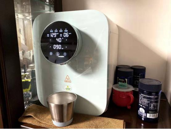 还在烧水喝？A.O.史密斯“热水一键即来”的净水机来了