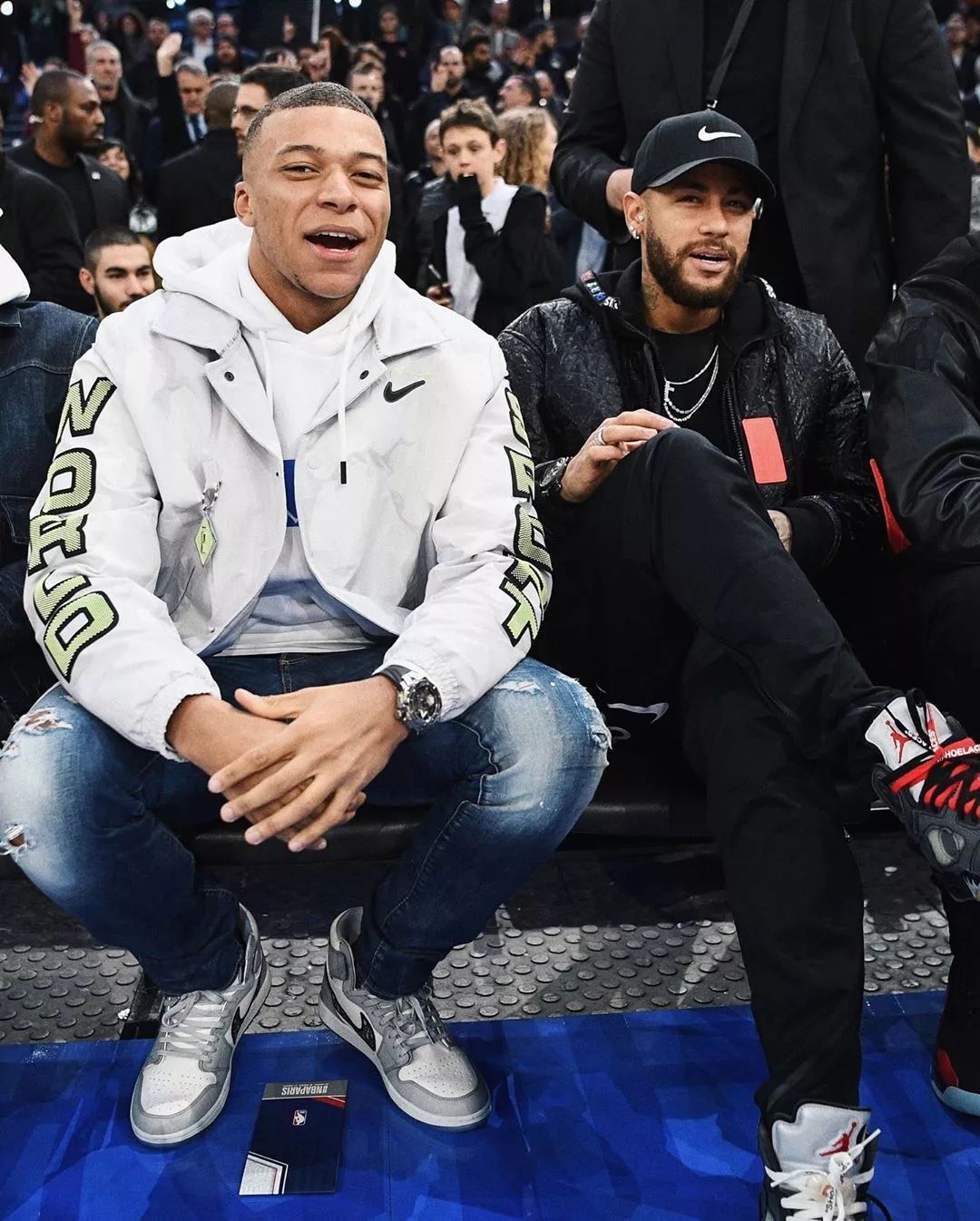 姆巴佩和内马尔的足球鞋是什么,2018世界杯决赛姆巴佩上脚球鞋