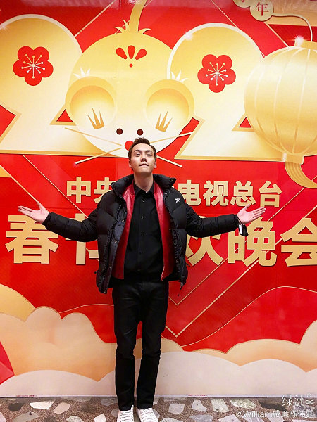 闄堜紵闇嗕笌姊侀潤鑼圭煭瑙嗛,闄堜紵闇嗘闈欒尮