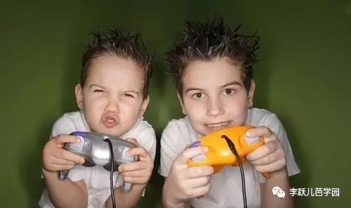 亲子游戏怎么给孩子玩,三个人玩的亲子游戏在家里