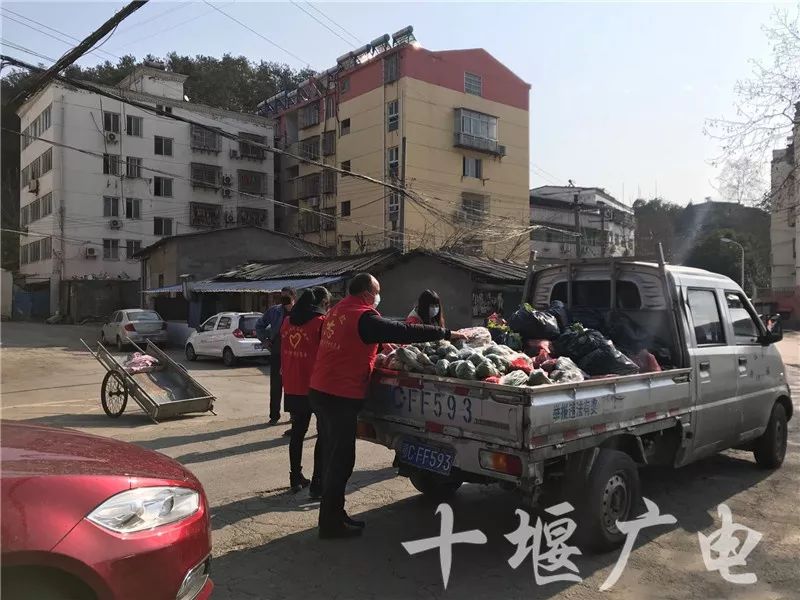 “打赢这场仗，就回去和你结婚”这是十堰最动人的告白