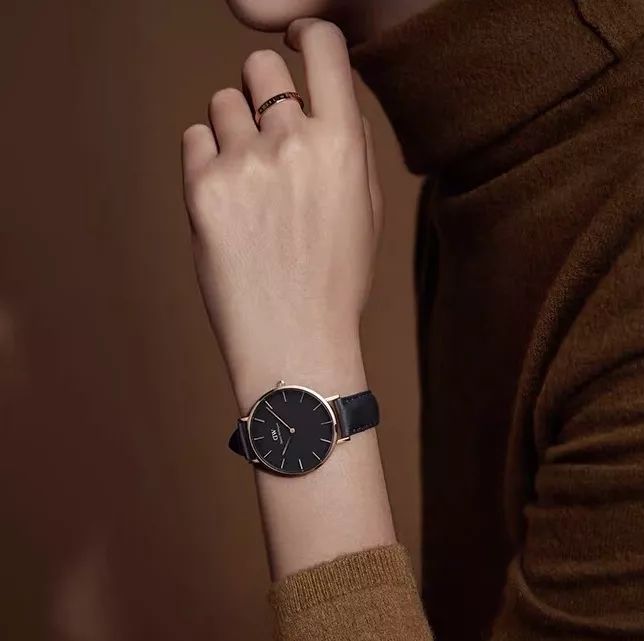 情侣送礼物送什么比较好,情侣必送东西有哪些