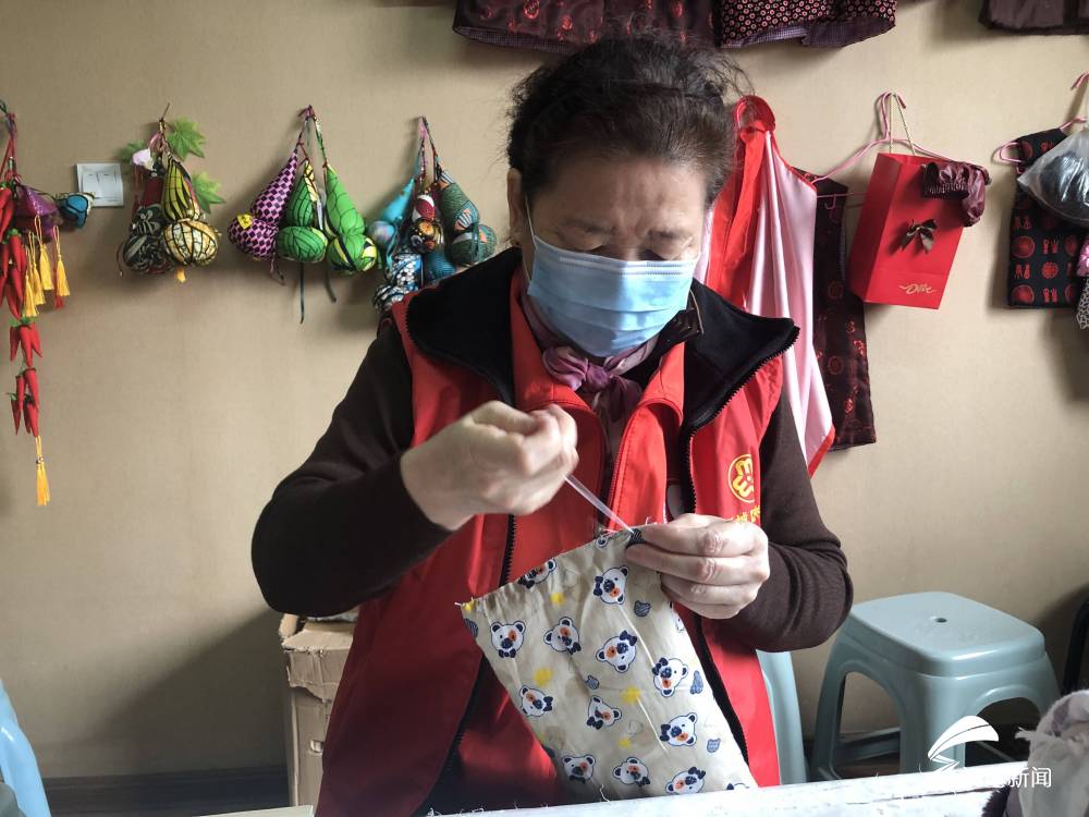 最美志愿者红马甲,最美志愿红闪耀全民战疫一线