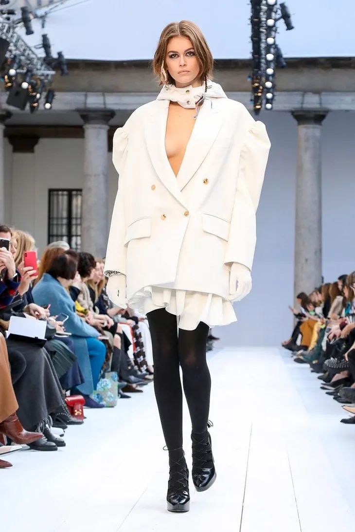 maxmara大衣,maxmara经典款大衣