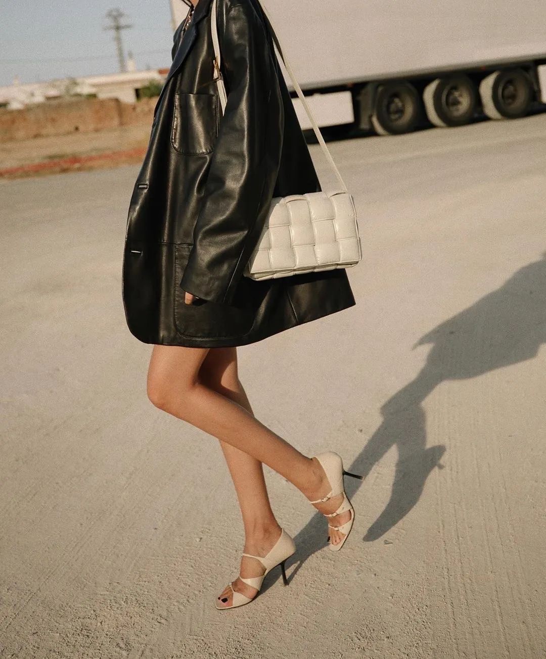 今年最值得买的三件衣服,质量很好的过时款衣服值得买吗