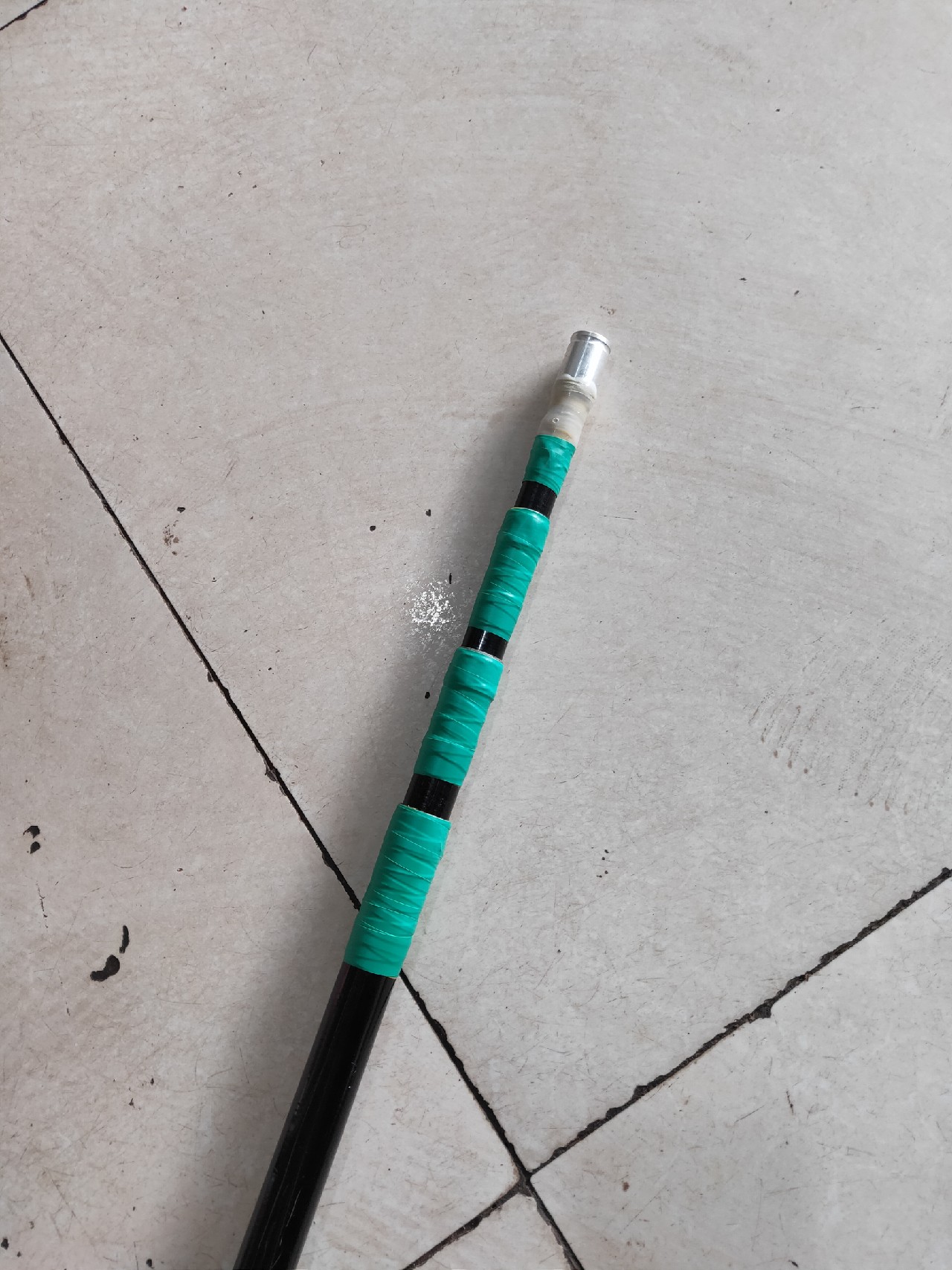 废鱼竿改抄网竿,废旧拖把杆改抄网