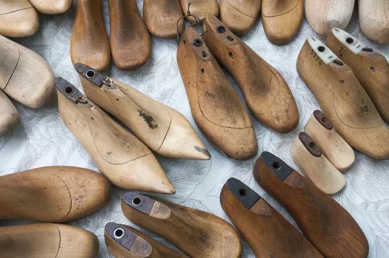 皮鞋看鞋面还是内里,皮鞋的种类及区别