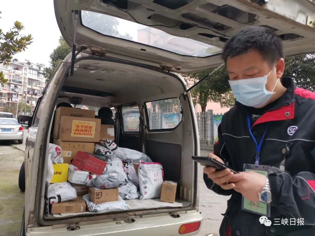 快递小哥的一天生活,快递小哥赛力江元气满满的一天