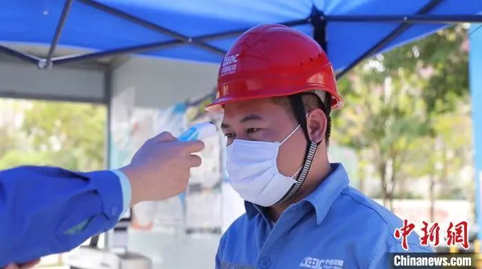 “一枪难求”，*子骗**横生！“发烧”的额温枪何时降温？