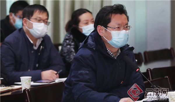 云南专家组组长曾仲:和新冠肺炎争个高下,与咸宁友谊不分仲伯