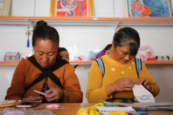 铿锵玫瑰半边天,铿锵玫瑰展风采巾帼撑起半边天