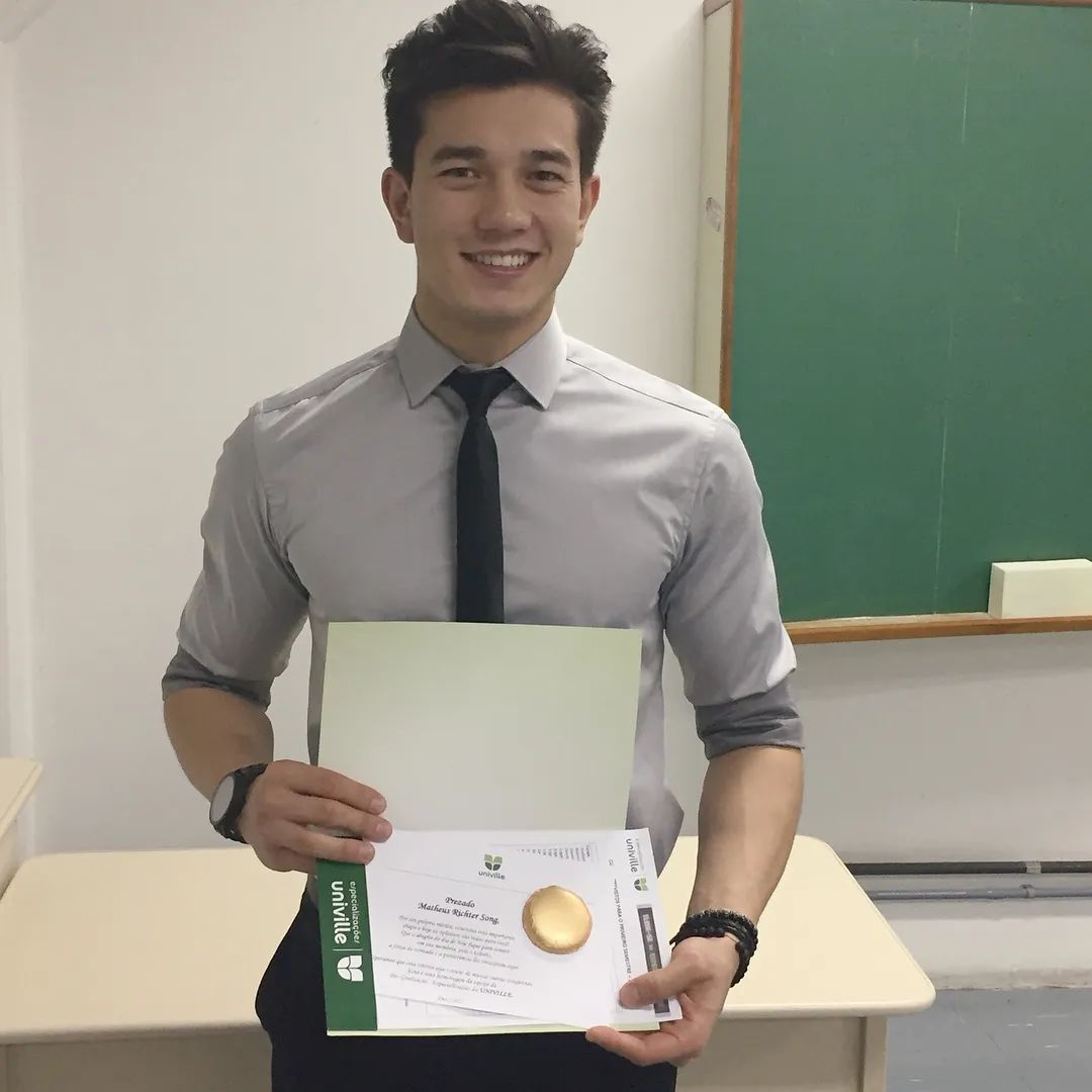 鍥涘窛鎴愰兘璇枃鑰佸笀,鎴愰兘璇枃鑰佸笀