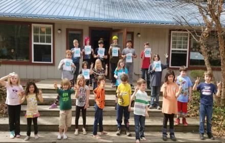 兰溪的孩子们为大洋彼岸同龄人送去祝福，诗歌、图画架起友谊桥梁