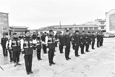 举国同悲缅怀战地英雄,深切哀悼抗疫烈士和逝世同胞直播