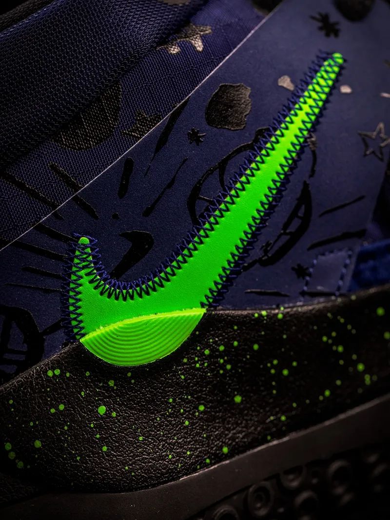 耐克新款亮眼,耐克夜光涂鸦测评